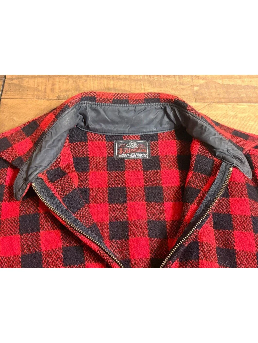 Vintage Johnson Woolen Mills Red Buffalo Plaid Mackinaw Jacket Wool Men’s Size L